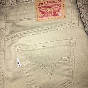 Khaki Levi’s